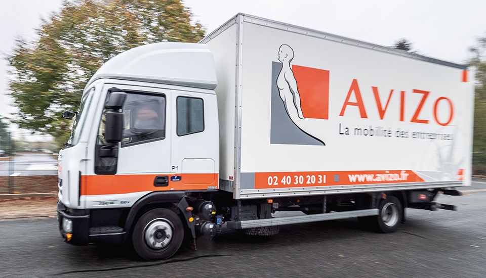 Camion avizo sur route